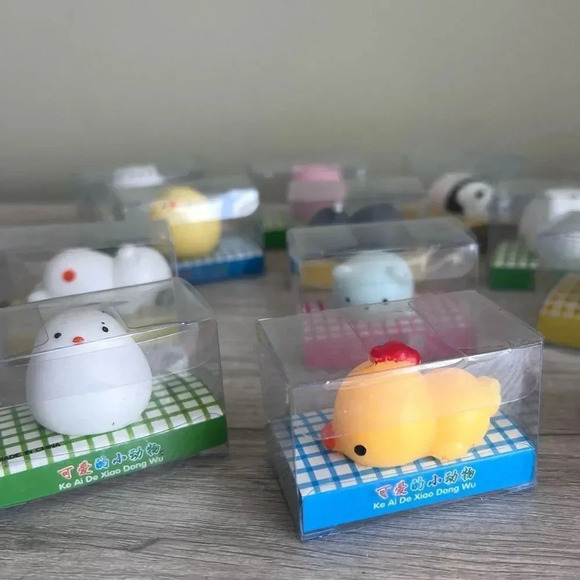 Mochi Squishy Toy Ke Ai De Xiao Dong Wu - Picture 2 of 6